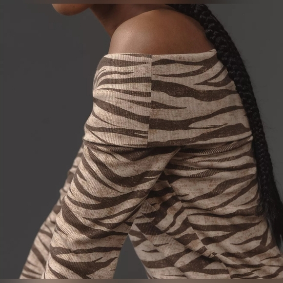 Pilcro Off-The-Shoulder Long-Sleeve Top, XL, Neutral Zebra Print - Picture 6 of 16